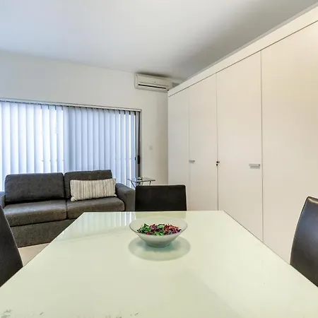 Stylish & Cozy 1 Bedroom In The Heart Of Paceville By 360 Estates